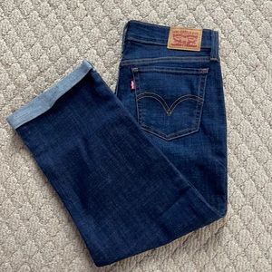 Levis cropped jeans crop new red tag 27 Dark cropped